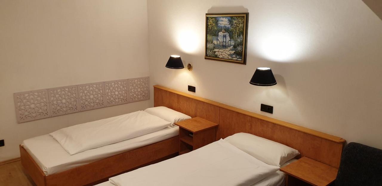 באד סודן אם טאונוס Hotel Gaya מראה חיצוני תמונה